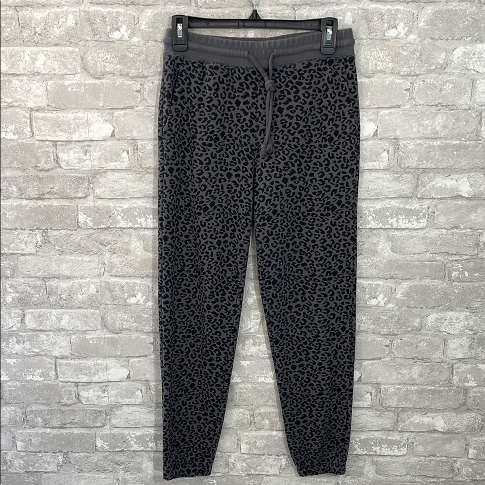 Rails Kingston Charcoal Mini Cheetah
Print Joggers